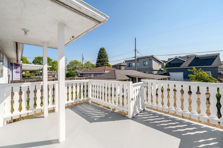 6758 Killarney Street Vancouver, BC - 23