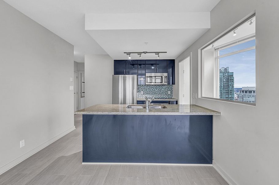 3201 1188 W Pender Street Vancouver, BC - 4
