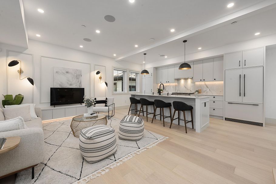 1 375 E 33rd Avenue Vancouver, BC - 3