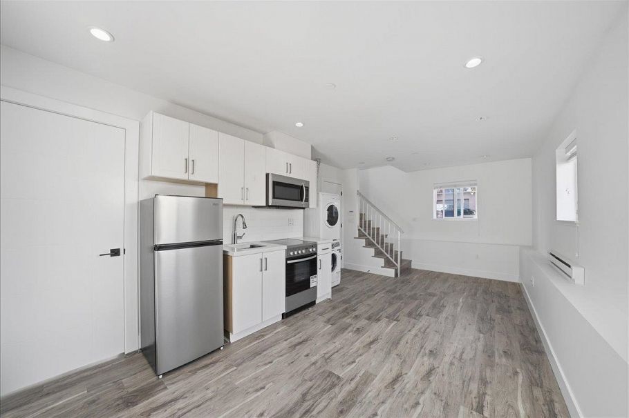 3123 E 7th Avenue Vancouver, BC - 25