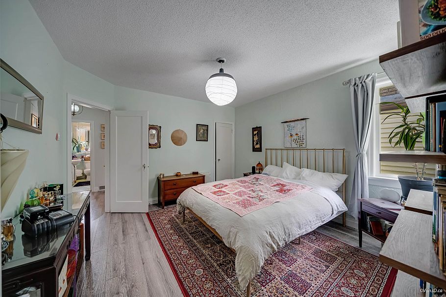 1978 E 8th Avenue Vancouver, BC - 14