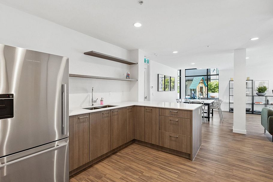 209 715 W 15th Street North Vancouver, BC - 35