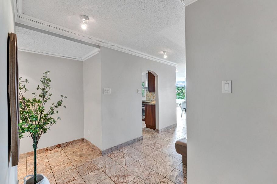 203 1675 Hornby Street Vancouver, BC - 1