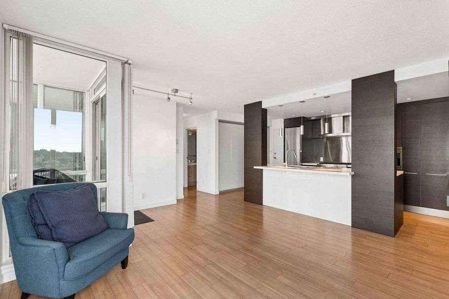 3202 193 Aquarius Mews Vancouver, BC - 8