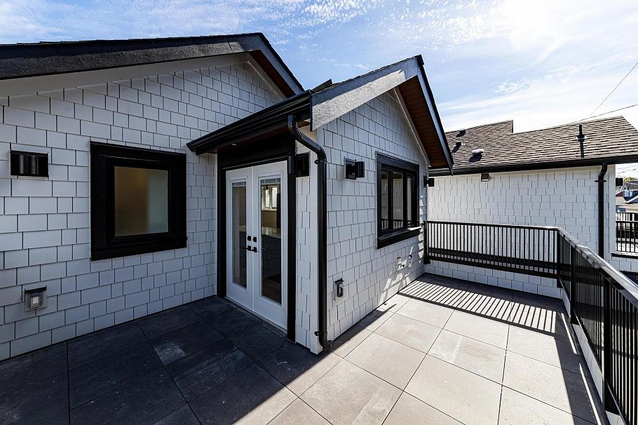 5447 Killarney Street Vancouver, BC - 9