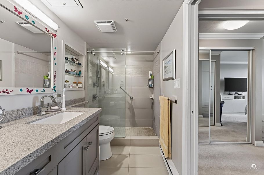 PH2A 2988 W Alder St Vancouver, BC - 12