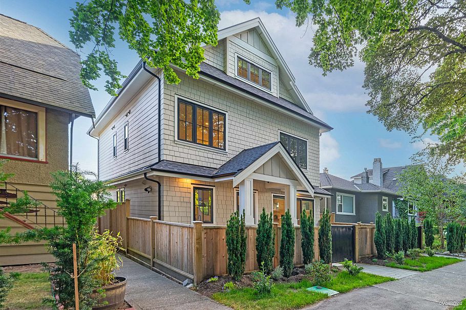 2558 William Street Vancouver, BC - 1
