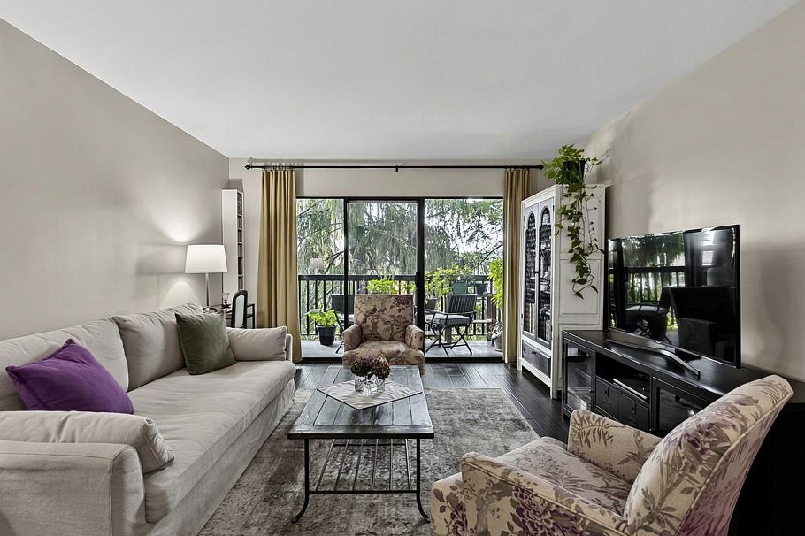 205 150 E 5th Street North Vancouver, BC - 11