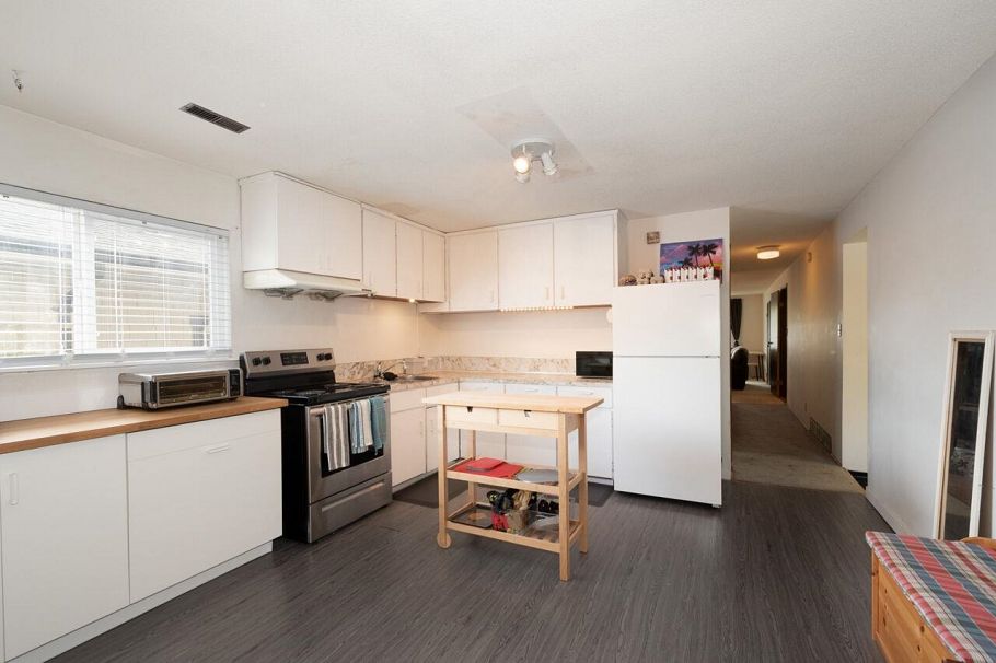 3178 Garden Drive Vancouver, BC - 37