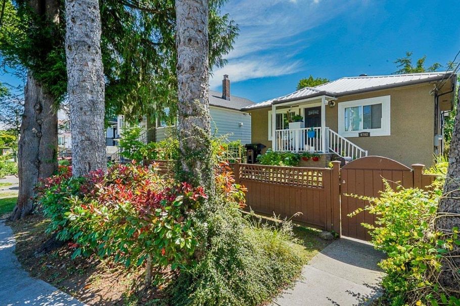 4702 Clarendon Street Vancouver, BC - 2