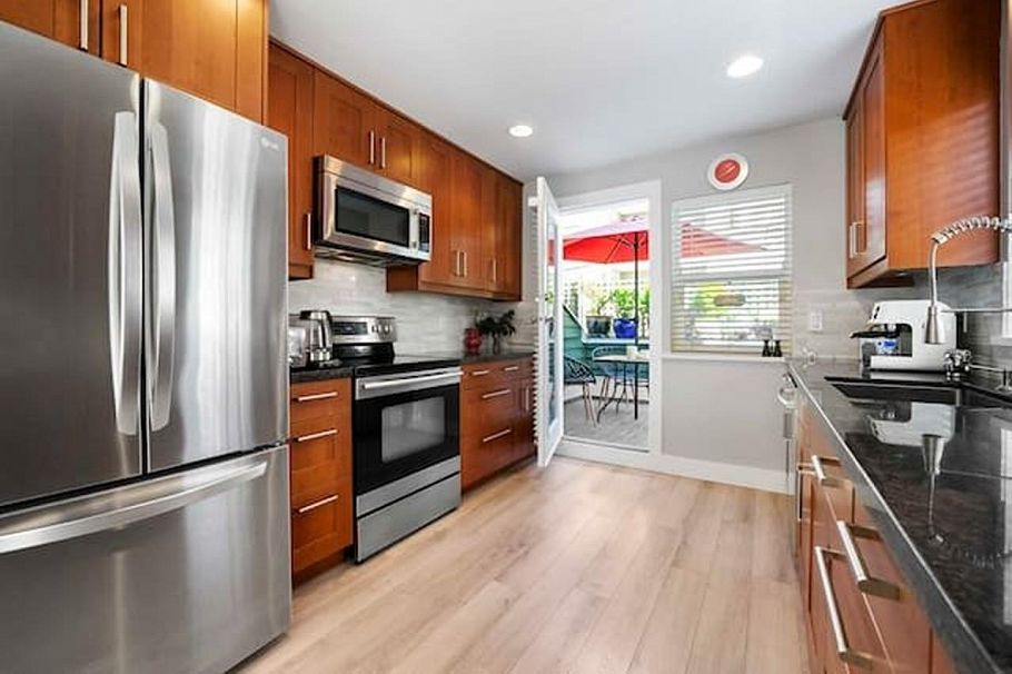D 136 W 4th Street North Vancouver, BC - 4