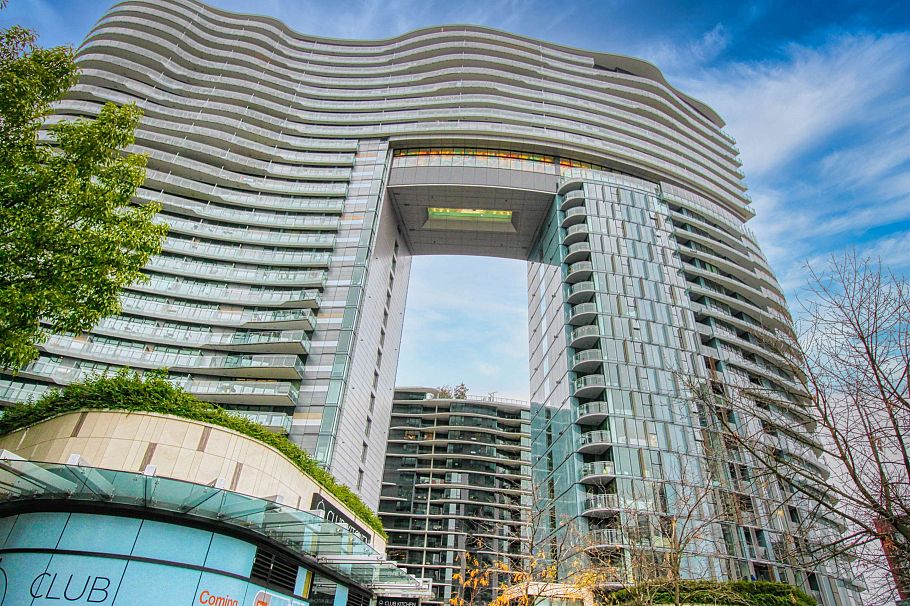 2004 89 Nelson Street Vancouver, BC - 1