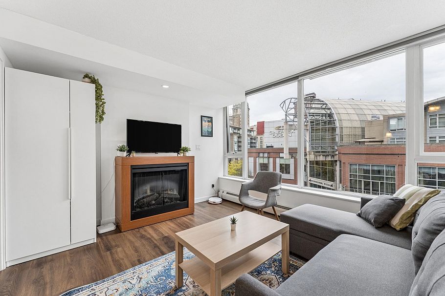 612 618 Abbott Street Vancouver, BC - 9