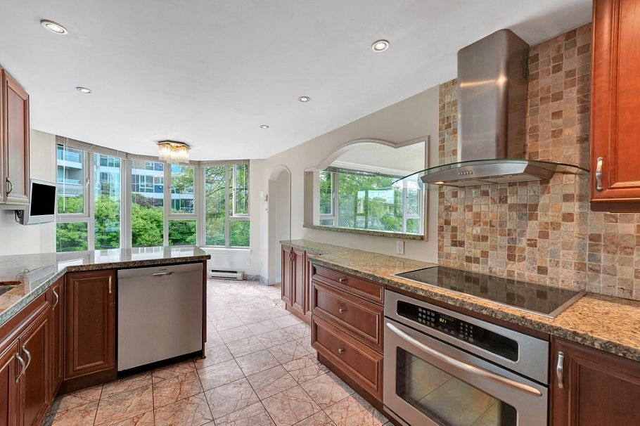 203 1675 Hornby Street Vancouver, BC - 12