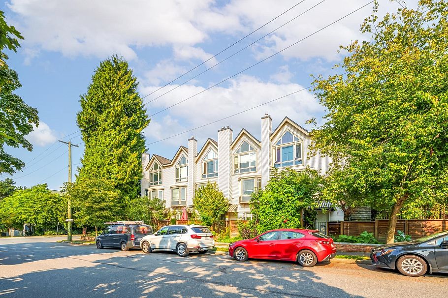 122 Lakewood Drive Vancouver, BC - 25