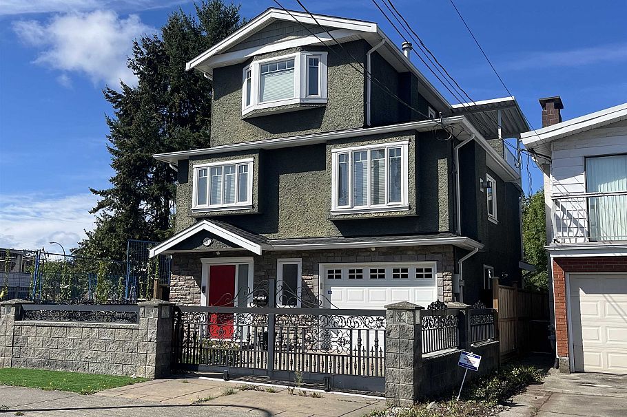 6167 Commercial Street Vancouver, BC - 1