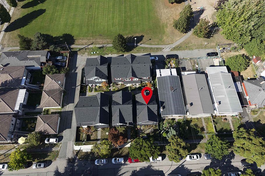 1427 E 27th Avenue Vancouver, BC - 3