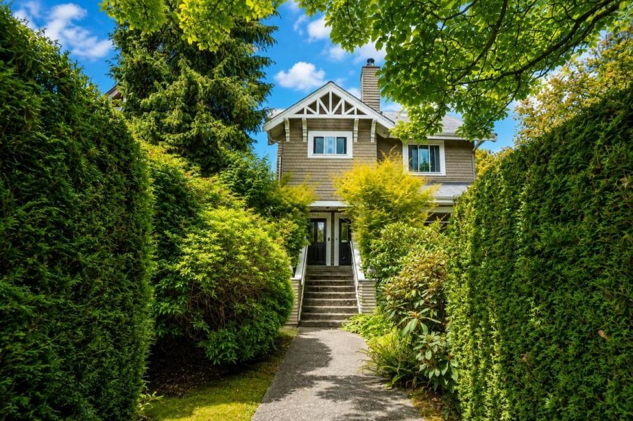 1903 W 14th Avenue Vancouver, BC - 2