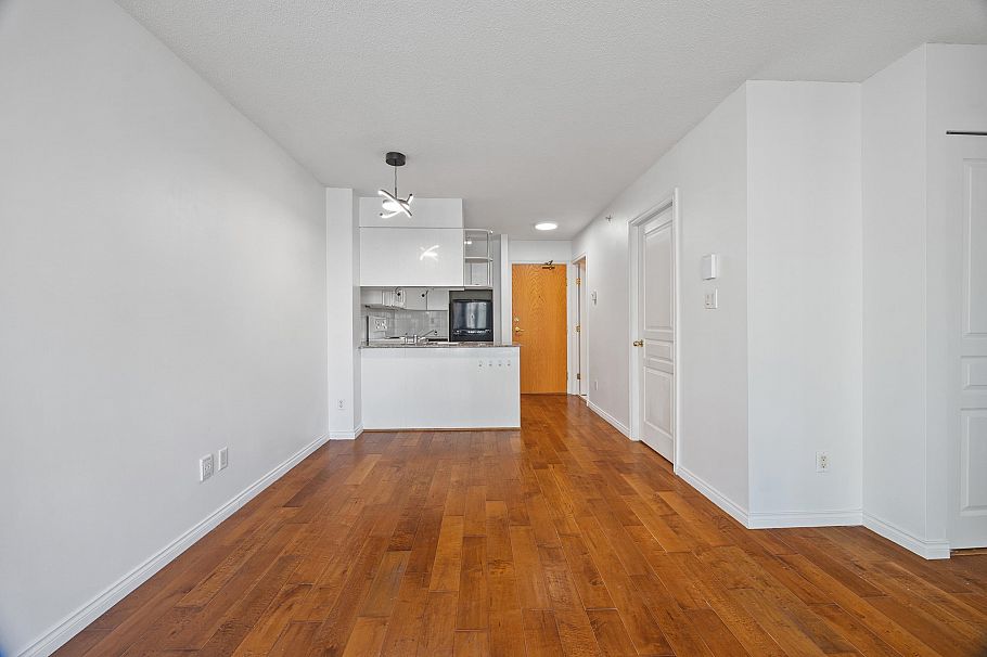 907 1189 Howe Street Vancouver, BC - 12