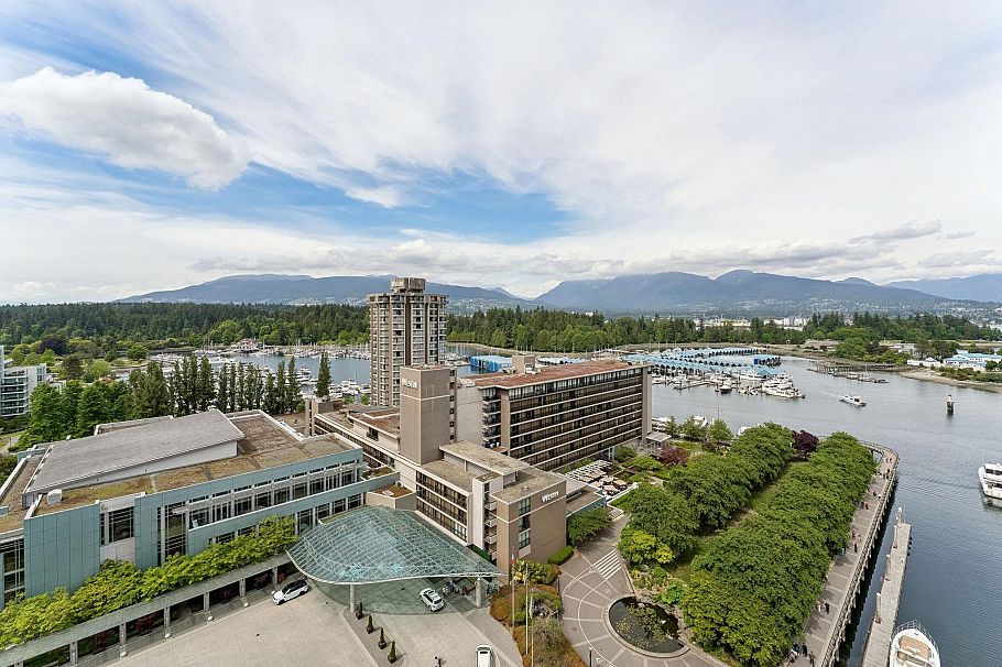 1703 560 Cardero Street Vancouver, BC - 1