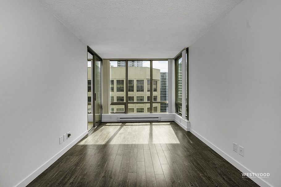 2606 1200 W Georgia Street Vancouver, BC - 4