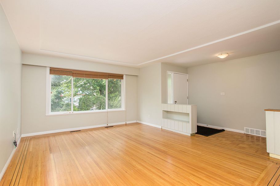 2536 E 29th Avenue Vancouver, BC - 6