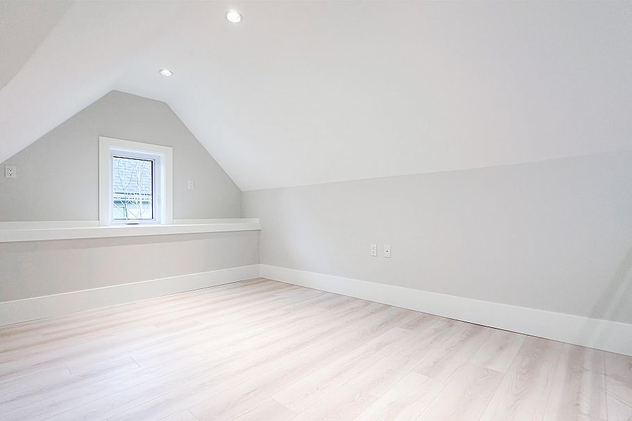 2373 W 7th Street Vancouver, BC - 31