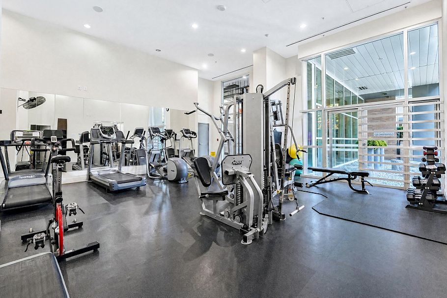 601 1320 Chesterfield Avenue North Vancouver, BC - 25