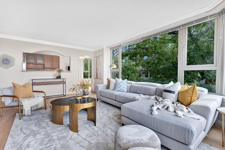 203 1675 Hornby Street Vancouver, BC - 4