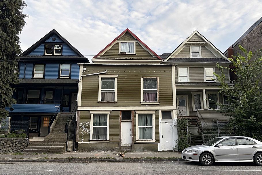 522 E Cordova Street Vancouver, BC - 1