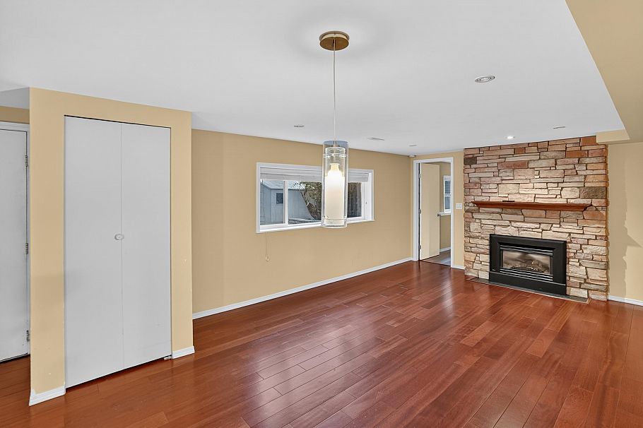 799 Donegal Place North Vancouver, BC - 23