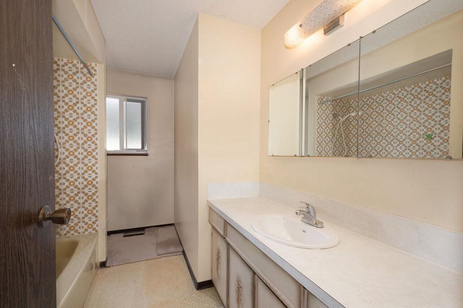 3178 Garden Drive Vancouver, BC - 32