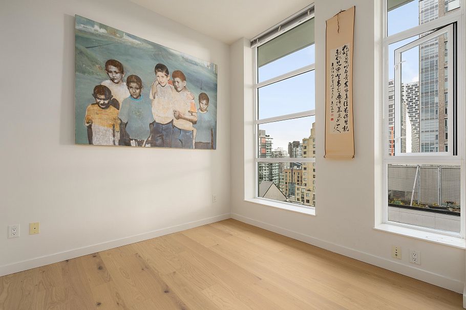 1404 1205 Howe Street Vancouver, BC - 18