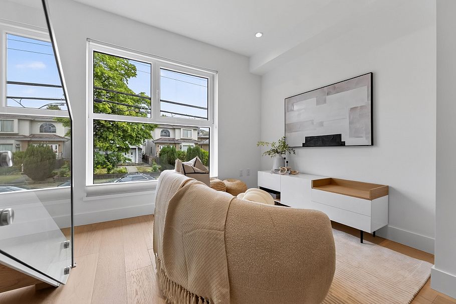 150 W Woodstock Avenue Vancouver, BC - 12