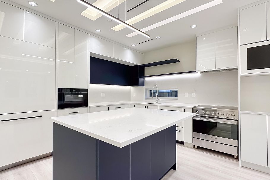 2373 W 7th Street Vancouver, BC - 4
