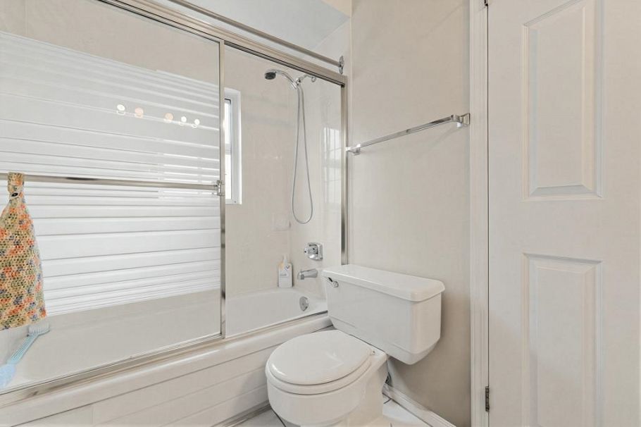 8080 Columbia Street Vancouver, BC - 29