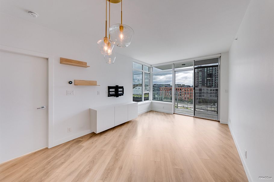 615 3557 Sawmill Crescent Vancouver, BC - 1