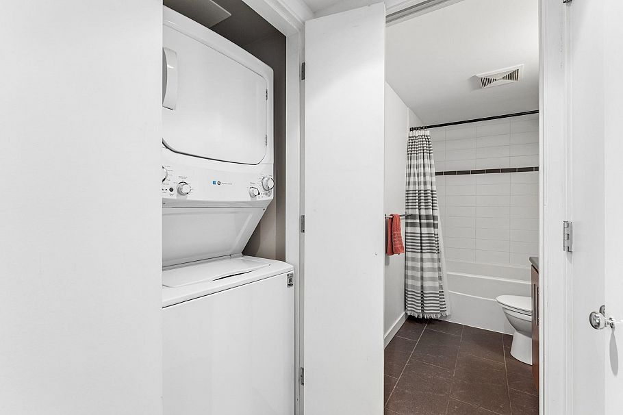 612 618 Abbott Street Vancouver, BC - 19