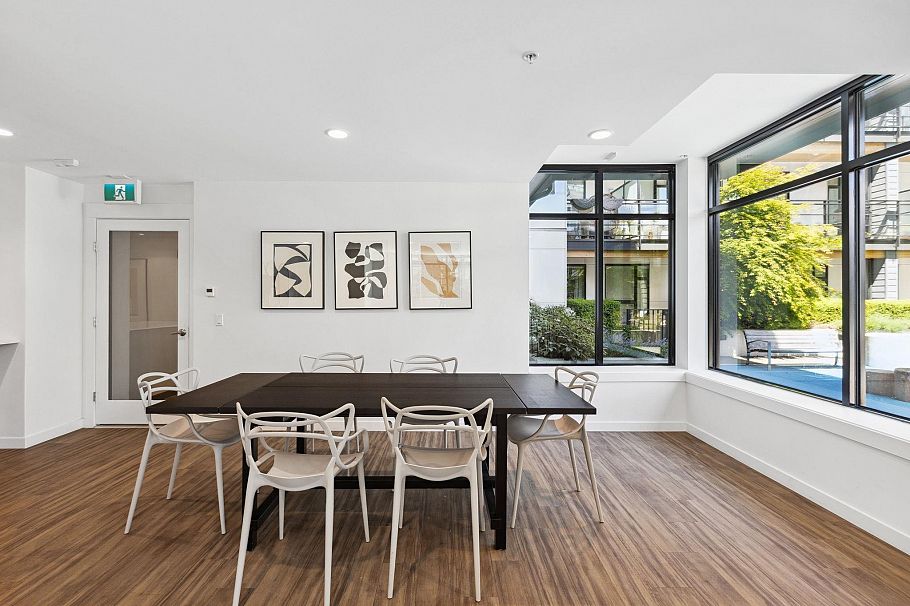209 715 W 15th Street North Vancouver, BC - 30