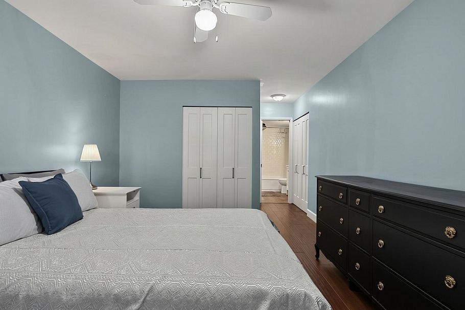 205 150 E 5th Street North Vancouver, BC - 15