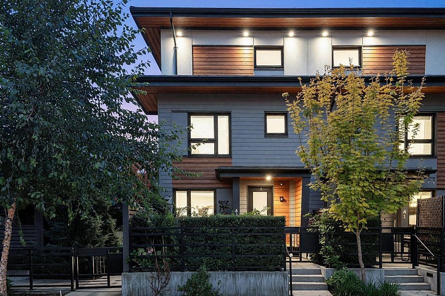 42 528 E 2nd Street North Vancouver, BC - 3