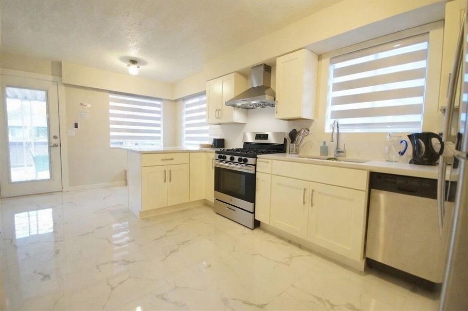 2179 E 29th Avenue Vancouver, BC - 22