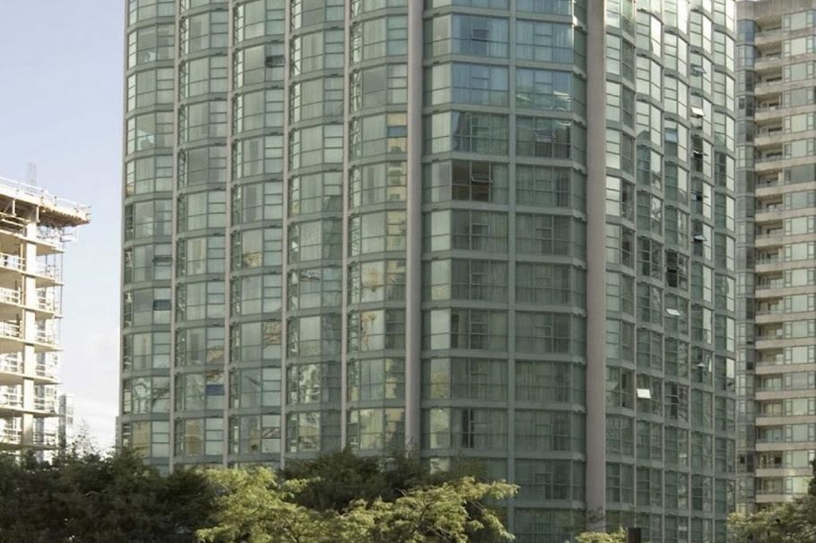 512 838 Hamilton Street Vancouver, BC - 1