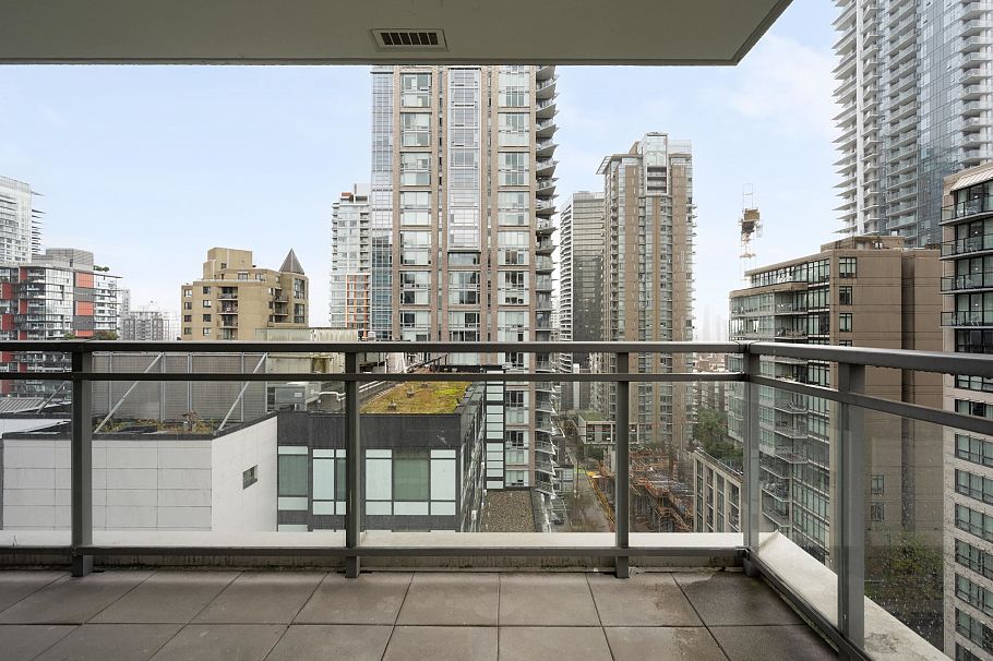1404 1205 Howe Street Vancouver, BC - 23