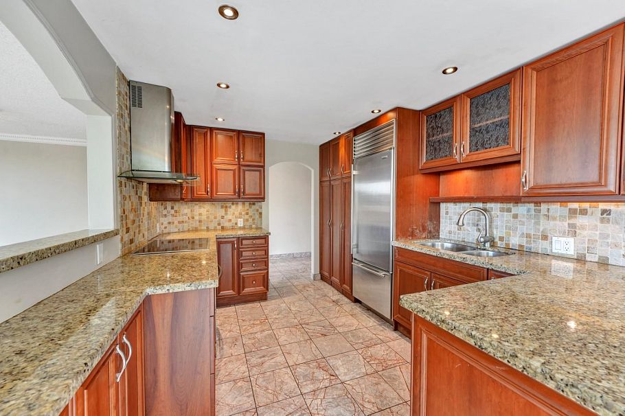203 1675 Hornby Street Vancouver, BC - 11