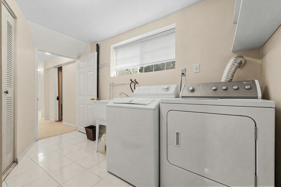 8080 Columbia Street Vancouver, BC - 36