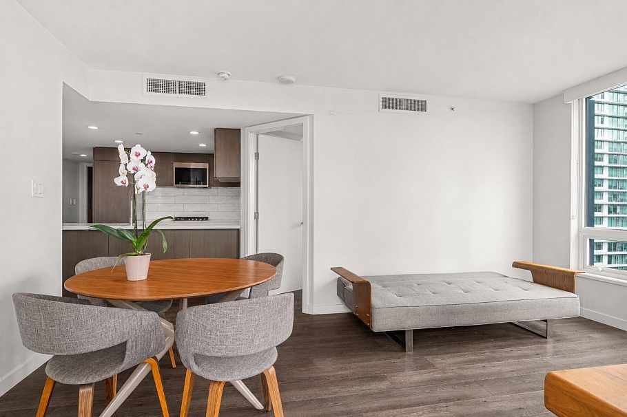 1408 8189 Cambie Street Vancouver, BC - 5