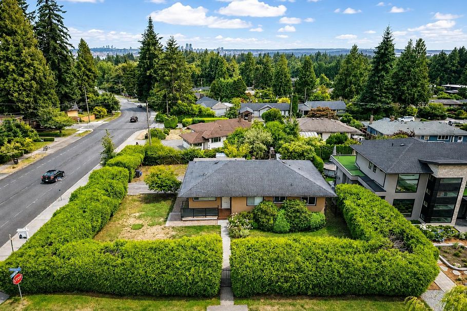 799 Donegal Place North Vancouver, BC - 37