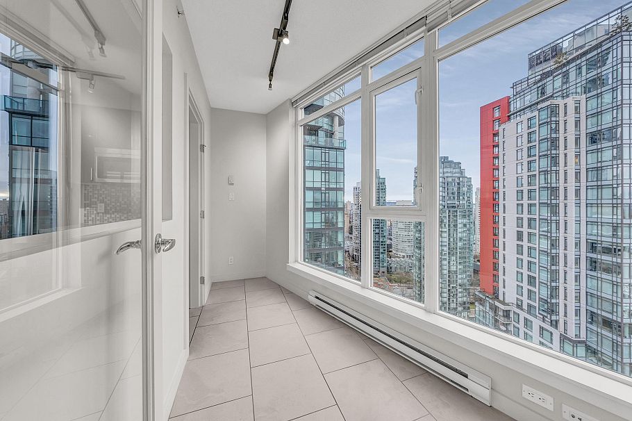 3201 1188 W Pender Street Vancouver, BC - 24