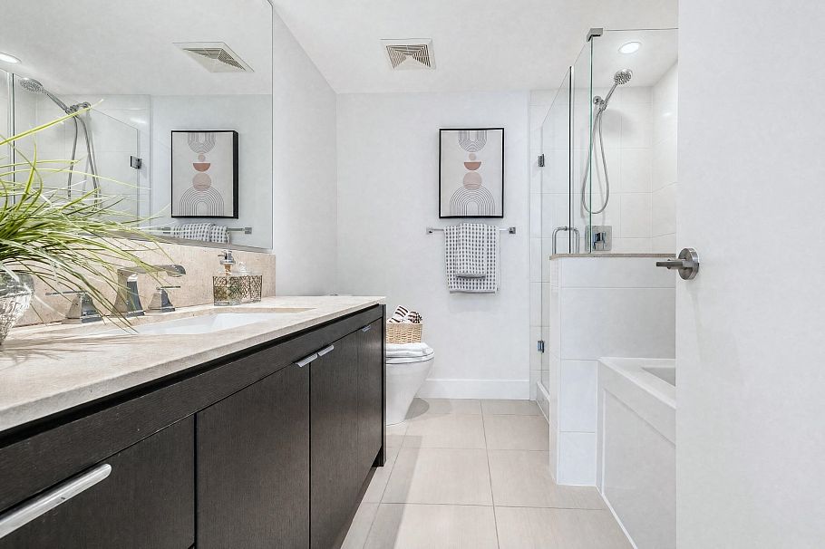 601 1320 Chesterfield Avenue North Vancouver, BC - 16